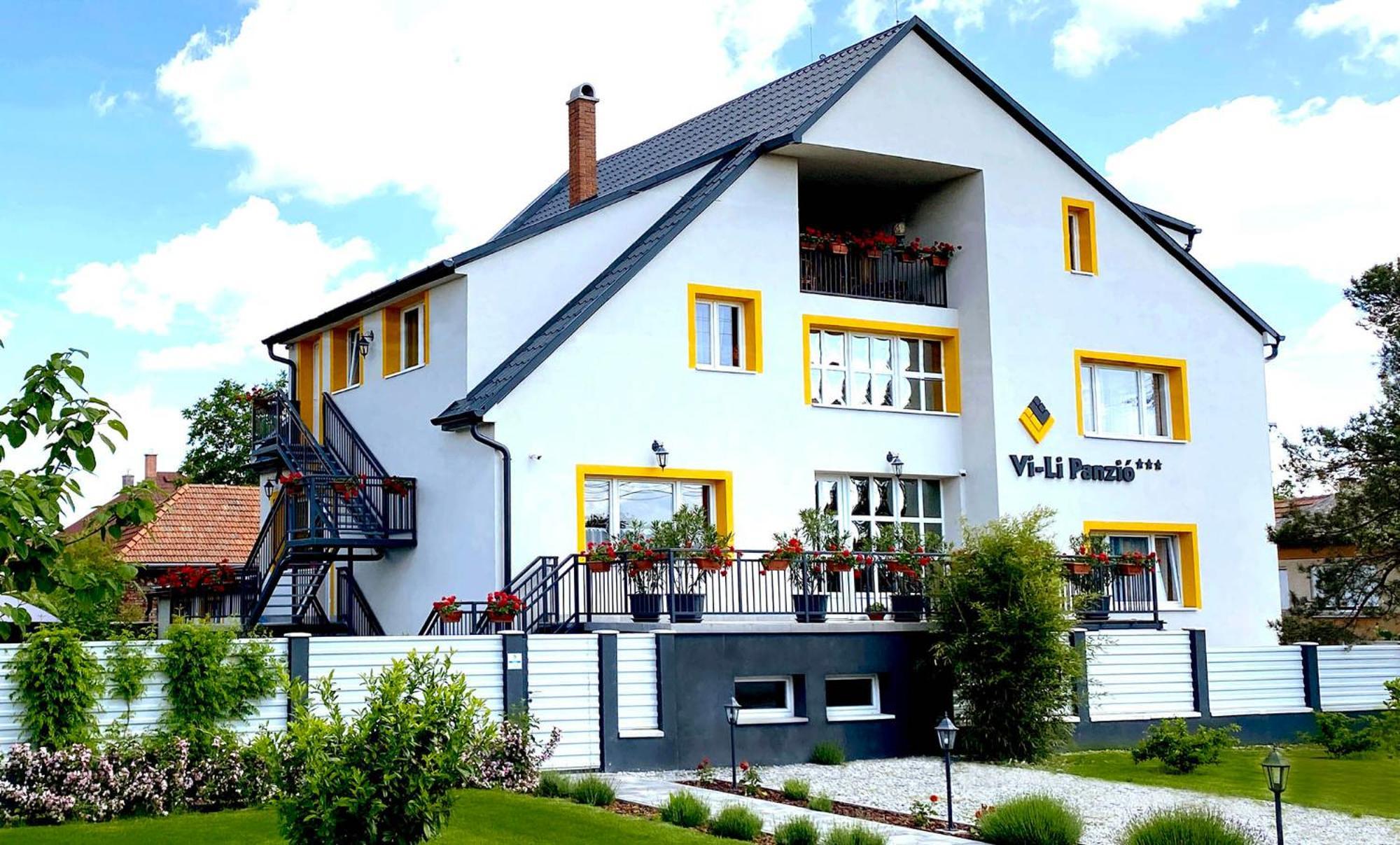 Vi-Li Panzio Bed & Breakfast Maklar Exterior photo